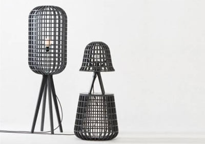 夜深了,我躺在床上,望着窗外漂浮的 stars,忽然有意识地将目光投向窗外的繁星。那些星星像撒落的珍珠,闪烁着智慧的光芒,仿佛在诉说着什么。我轻轻抚摸着床头的书本,书页上的字迹仿佛在诉说着母亲的理解